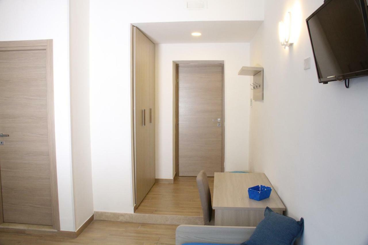 נאפולי B&B Flower'S House מראה חיצוני תמונה